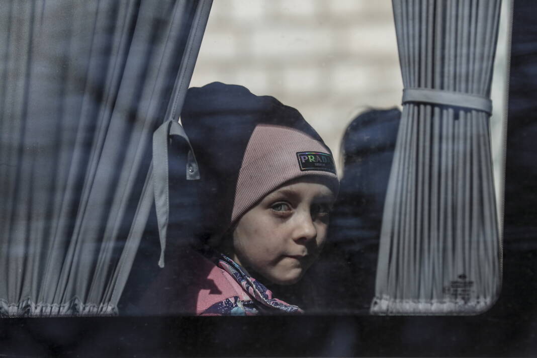 πρόσφυγας παιδί πρόσφυγες Ουκρανία Χάρκοβο